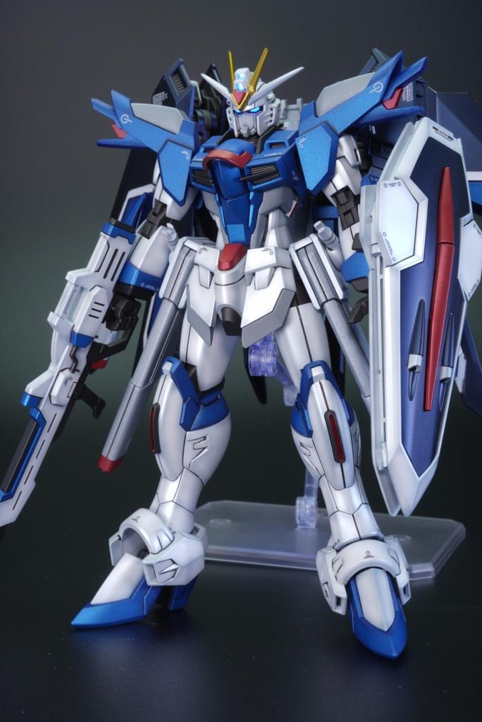 今回のキットは、シールが多すぎて、バックパックの塗り分けすごい大変でした…塗り分けの際に付属のシールを活用して塗り分けています。