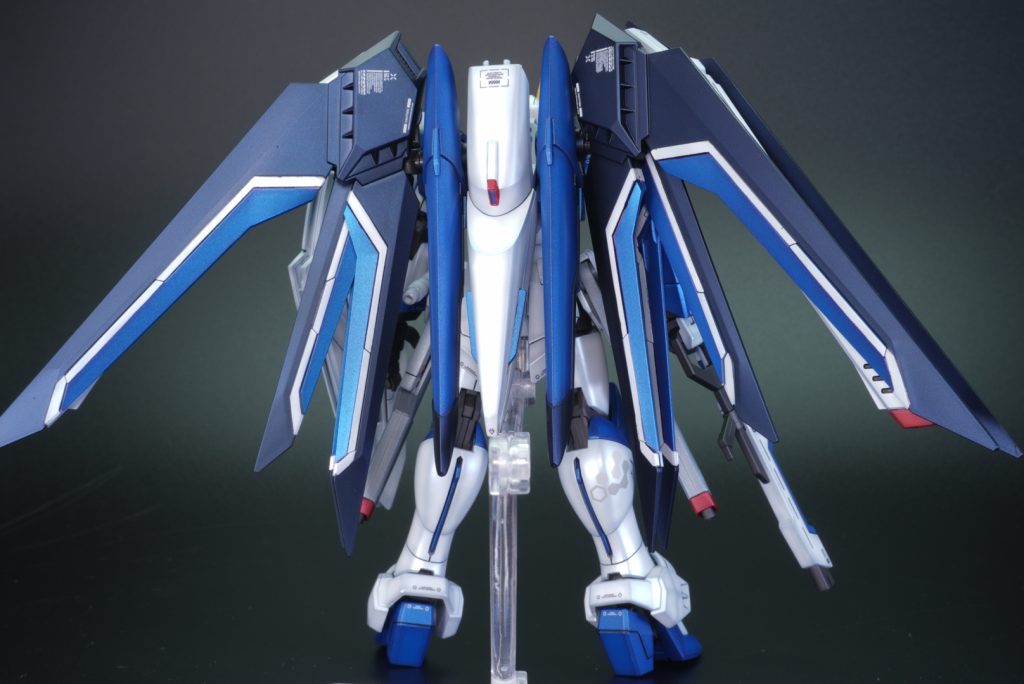 シールを活用した塗り分けで、塗る順番も考える必要があったので思ったより時間が掛かりました。