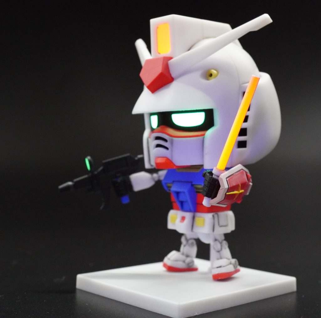 カラーレシピ■部分塗装■水性ホビーカラーつや消しブラックつや消しホワイトつや消しレッドつや消しイエロー (つや消し添加剤)ジャーマングレー■ツインアイ、センサー、サーベル■ガイアEXブラック→ガイアEXシルバーガイア蛍光レッド、蛍光イエロー、蛍光ピンク→水性つや消しクリアー■スミ入れ■ウェザリングカラー ブラック■トップコート■なしメラミンシートでつや消し仕上げ