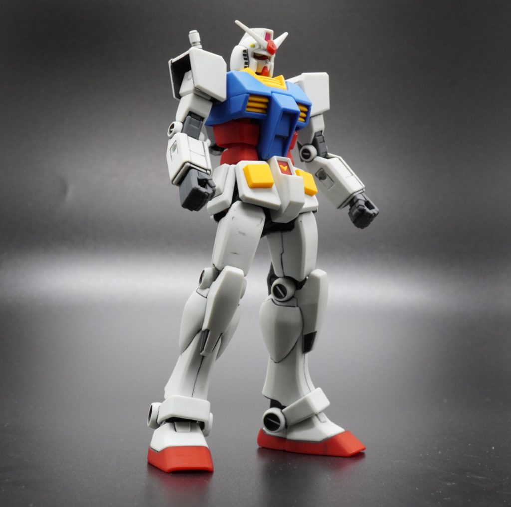 500円とは思えないぐらい良いキットです。ガンプラくんより、安い(^_^;)エナメルスミ入れしやすくするために、全パーツヤスリがけ→スーパークリアー光沢を塗装。