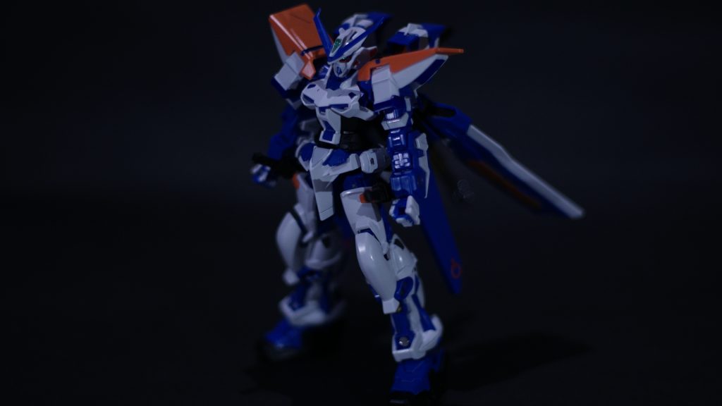 フロントショット。各種細部塗装、スミ入れ、いつものようにカメラ部分のレジン仕上げです。