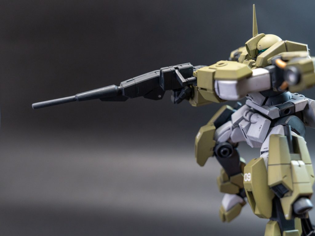 やはり、ところどころに金属色を忍ばせると良い感じに映えますね。デミバーディング自体、シンプルな作りなので、良いアクセントになっていると思います。