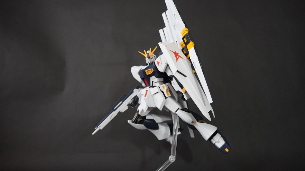 νガンダム–4枚目/制作者：ななみ