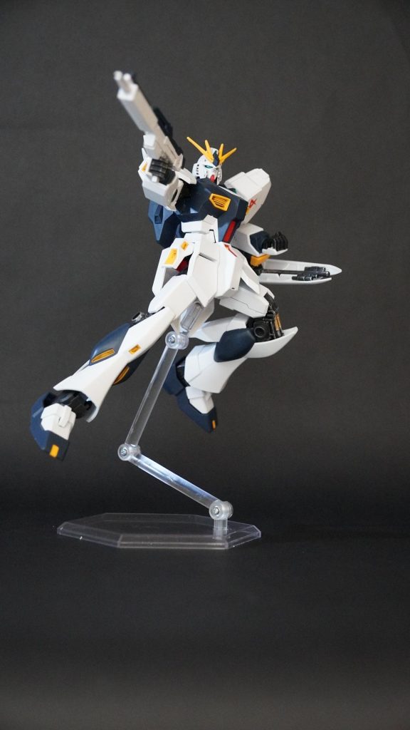 νガンダム–3枚目/制作者：ななみ