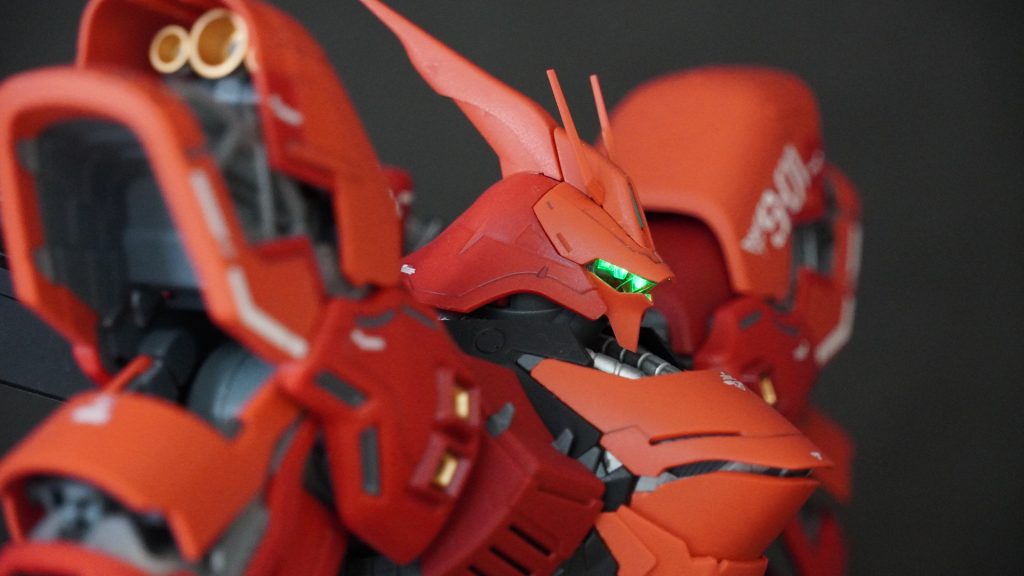 モノアイ光るとテンション上がります。