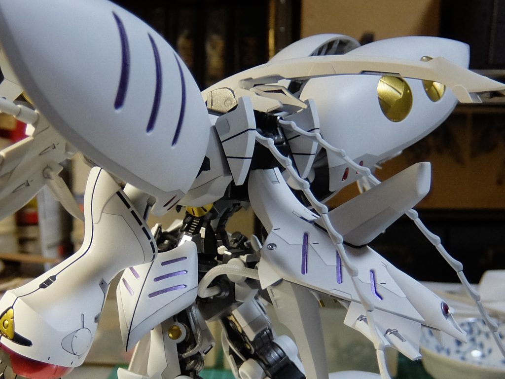 ダムドじゃなく通常キュベレイの顔もありましたので、後にも顔つけました。（通常盤のパーツついてるの良いですね。）後のゴチャゴチャ感が気に入っています。