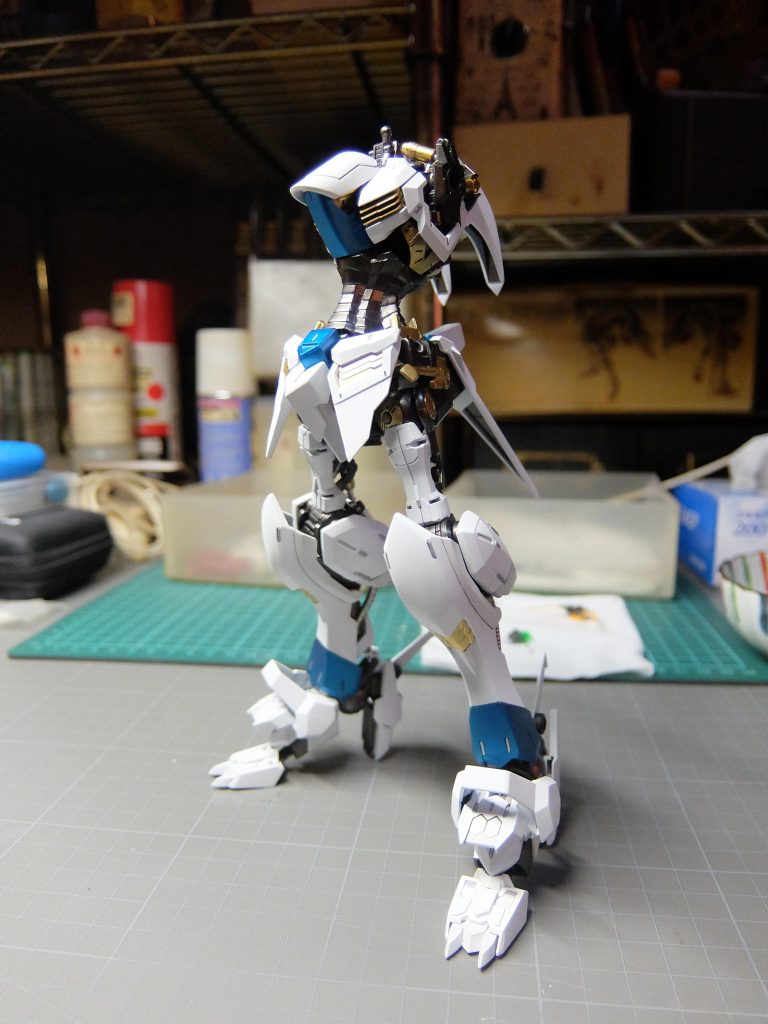 胸はデッパリが欲しかったんで、上部ストライクフリーダム、下部OOライザーの主役2機からの贅沢移植!メカ部は、VOLKS IMSの余剰パーツ等々でゴチャゴチャ感を増やしました。