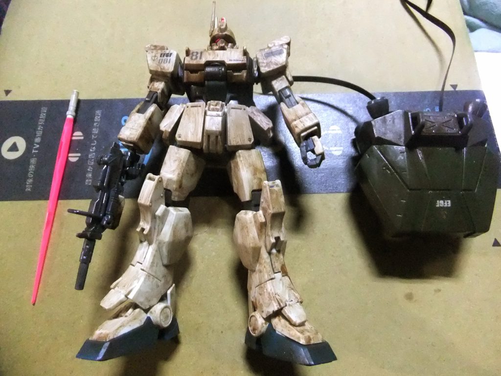 パチ組にクレオスのウェザリングカラー スティンブラウンを塗布