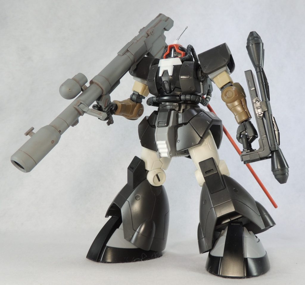 頭部と上半身を特に改造しています。