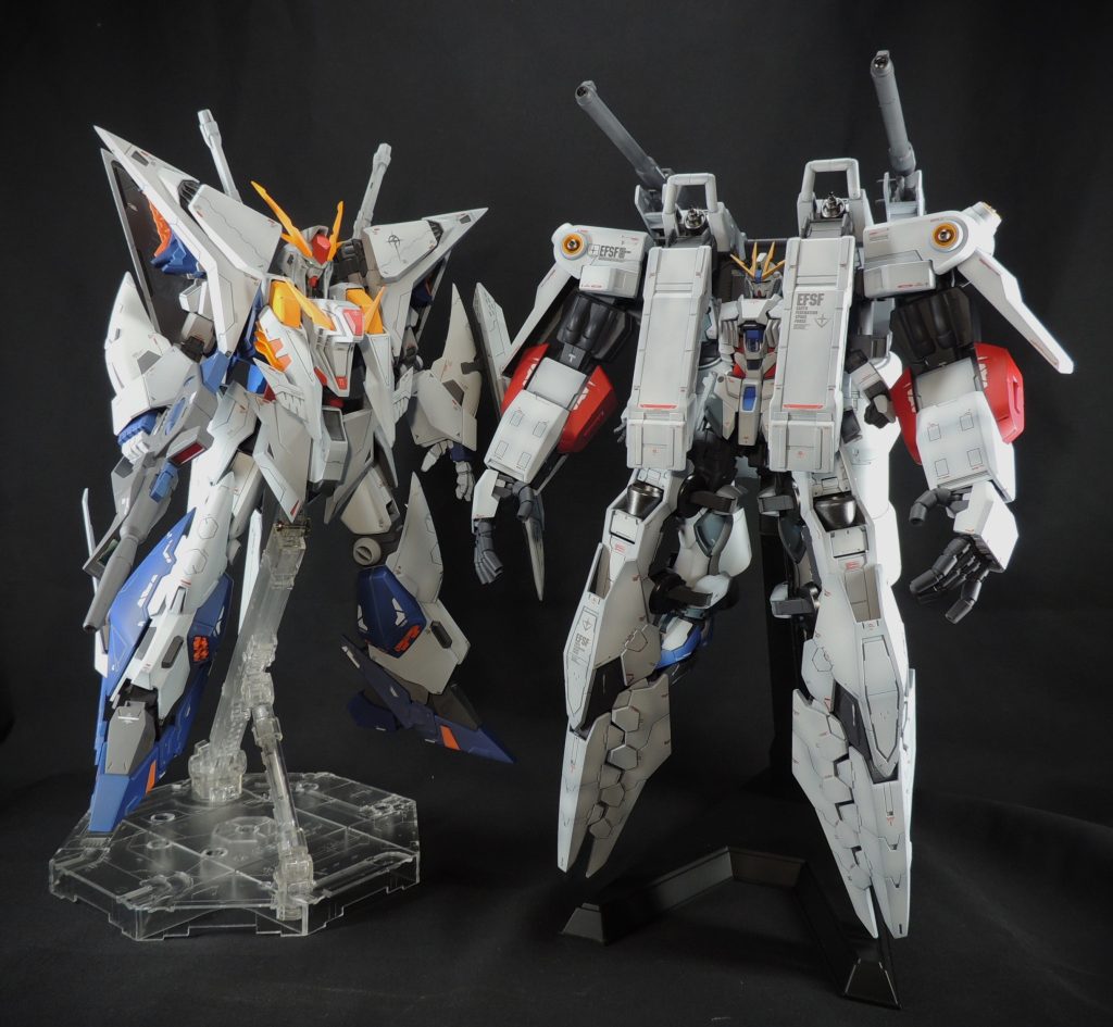 クスィーガンダムとサイズ比較。ほぼ同サイズでした。