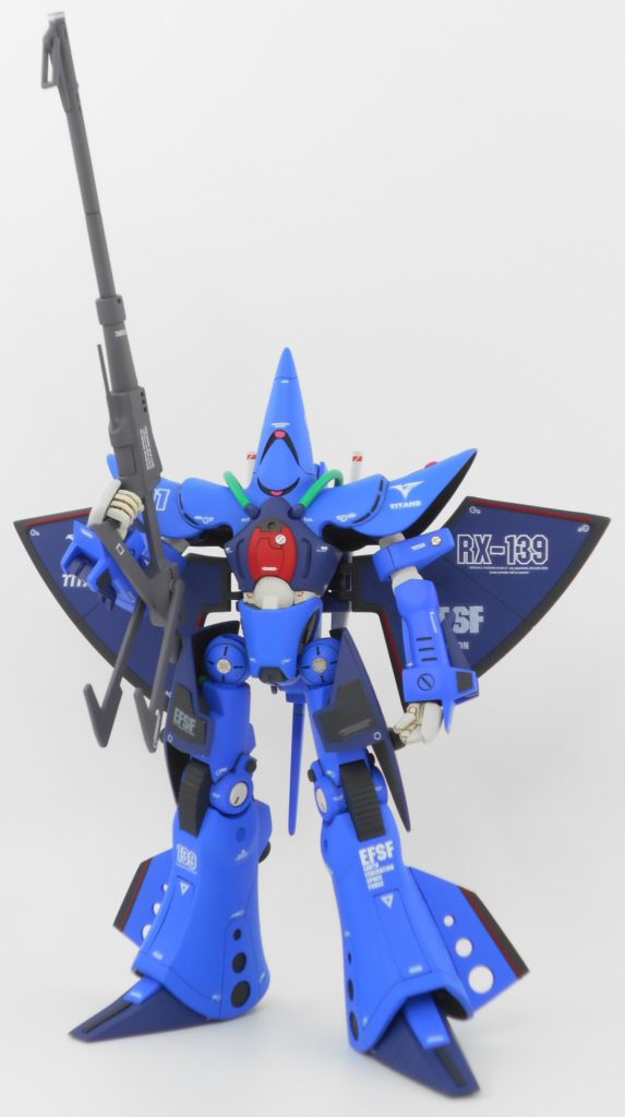 フェダーインライフルを装備。キットには付属していませんのでガブスレイのキットから拝借。