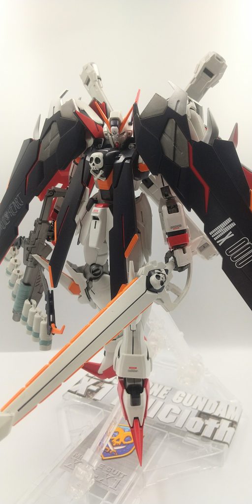 ホワイトの所は、ガルグレーを混ぜてトーンをおとしました。