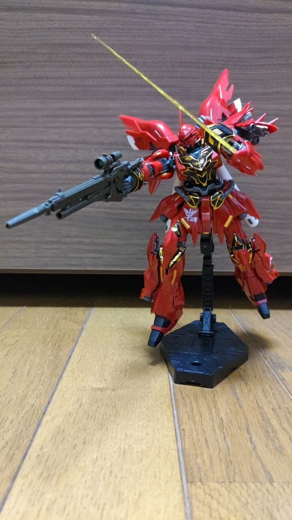 ロングレンジセンサーが付いているビームライフルです。そのため長距離の標的を狙えます。