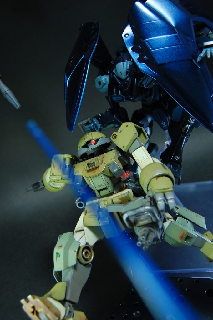 敵がシールドでガードされるのを嫌って裏を取るように深入りしていくと、自然と狙撃が通る位置に誘導されていくようなフォーメーションを得意とするイメージです。が、デミには圧倒的有利なので舐めプもできる。