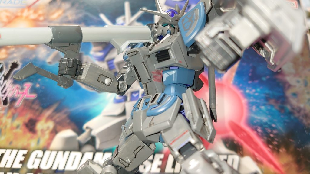 下から煽るようなアングルで拡大すると塗り忘れ箇所や筆ムラが目立ってしまいますが、カッコいいから良しとします(笑)