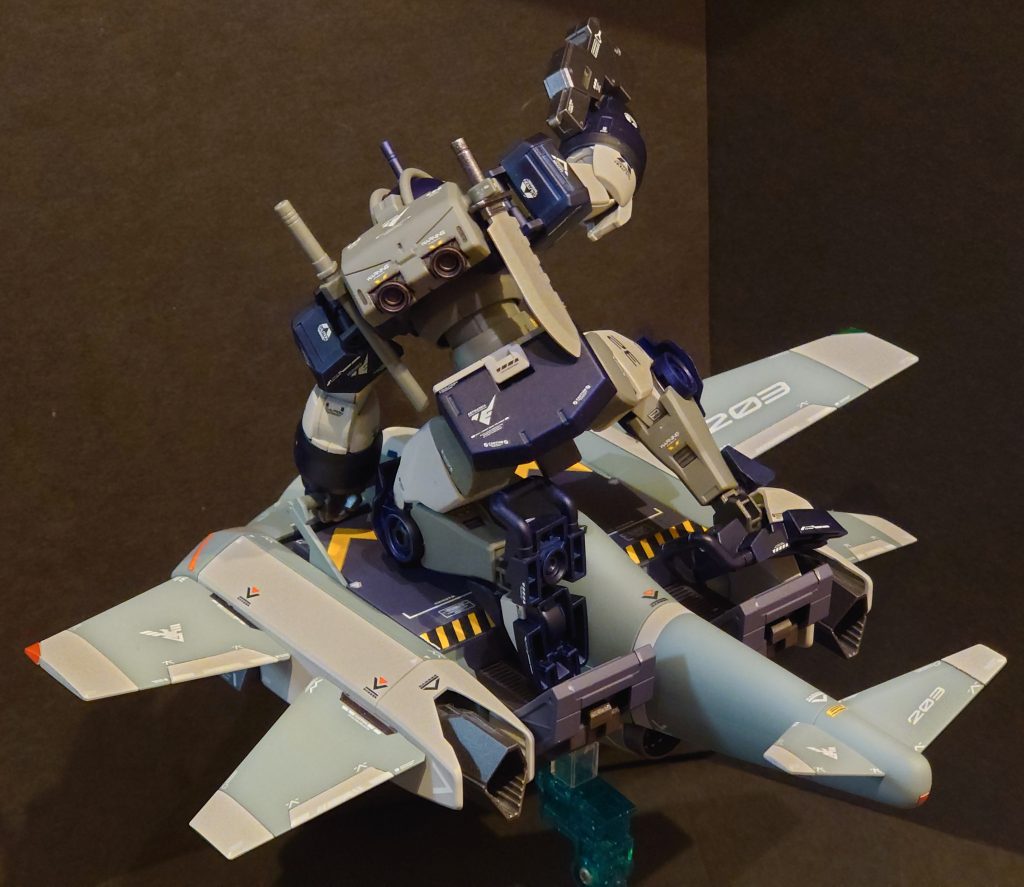 さすがのデミトレーナーの可動域でも上手く乗せるのに苦労しました。