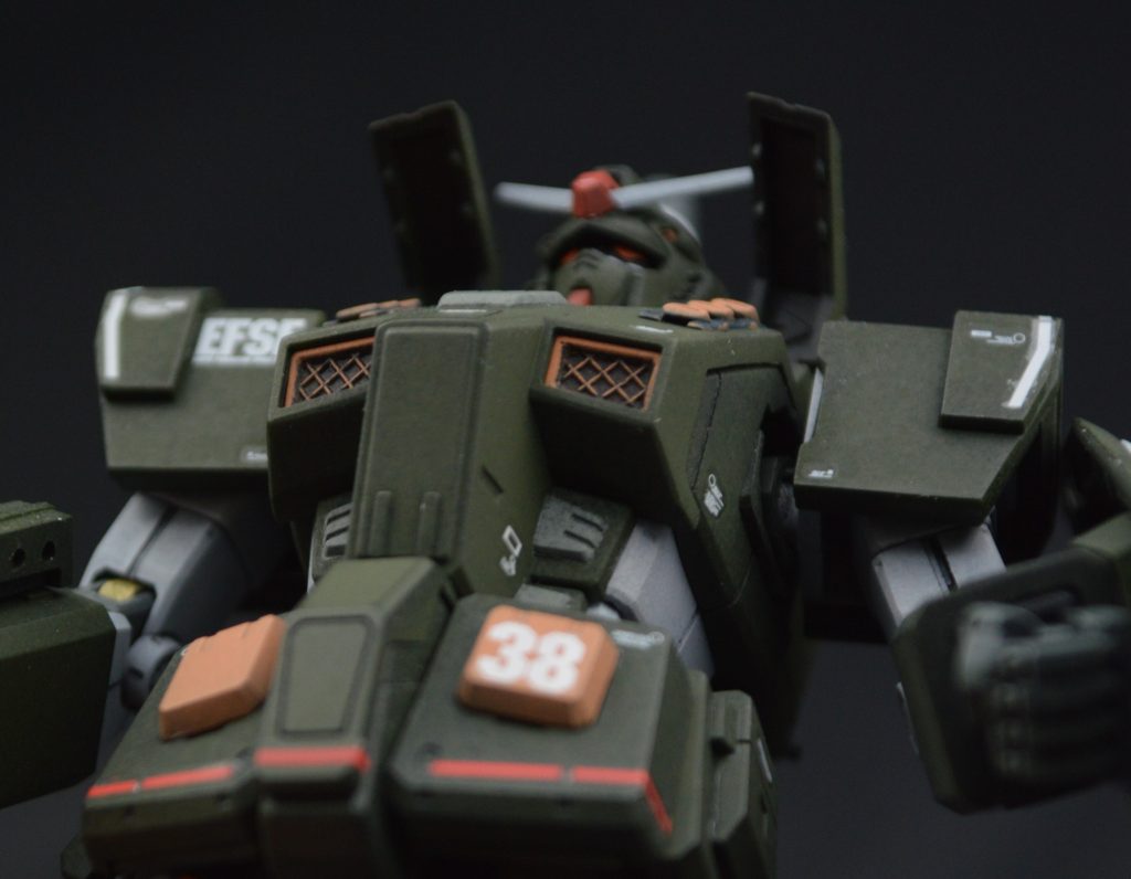 胸のメッシュは艶消し黒とマジックリンふき取りで