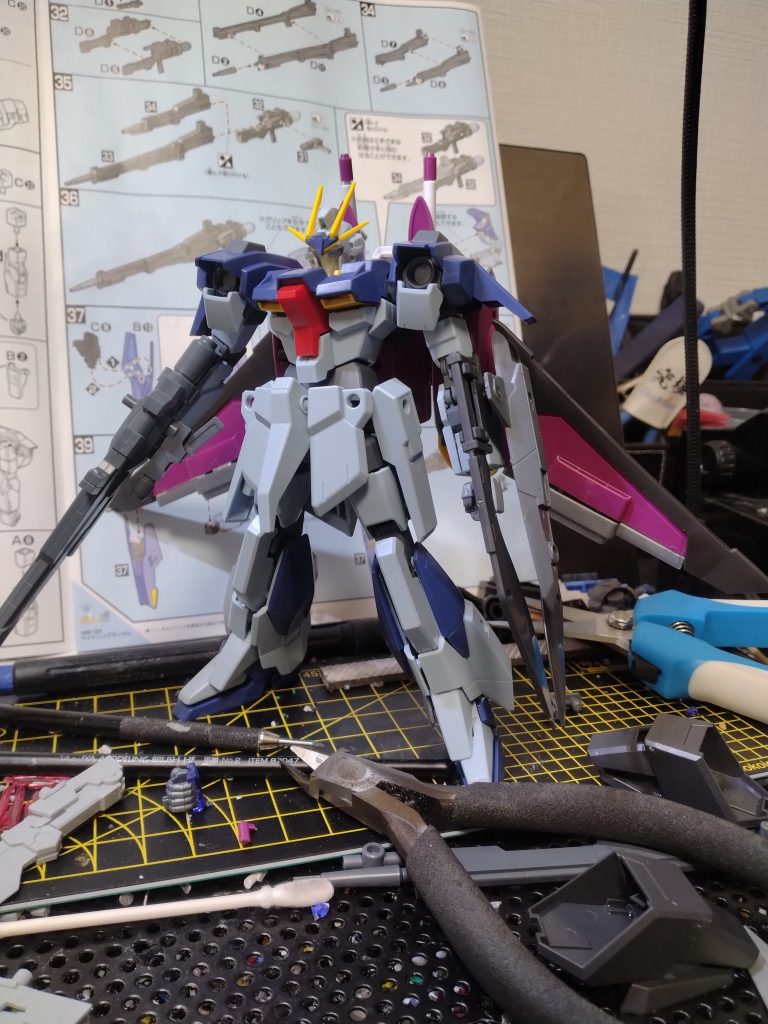 試作段階でリ・ガズィ・カスタム感が凄かったのでちょっとリ・ガズィ・カスタムと別物に見えるようにしましたがどうでしょう？