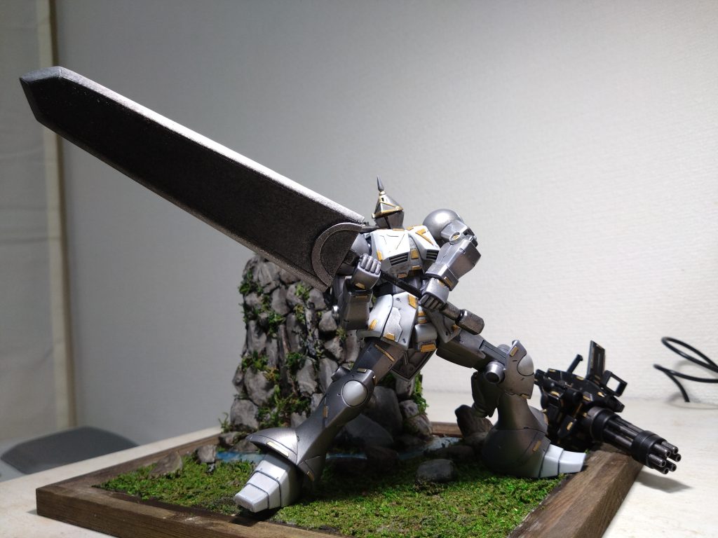 ボディカラーはマ・クベ大好き白磁の壺から。