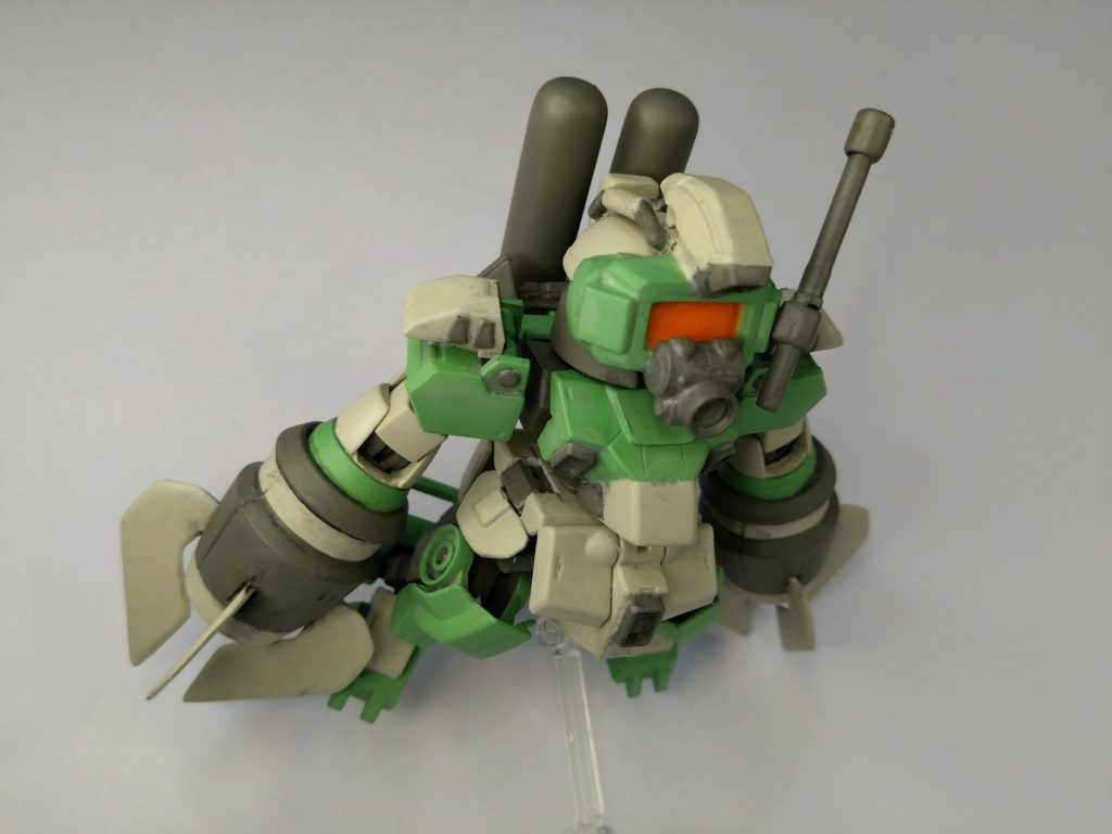 塗装はファレホ筆塗り。塗装後にウレタンバーニッシュでツヤありにして、ウォッシング兼スミ入れ。その後水性トップコートのスプレーを吹いています。