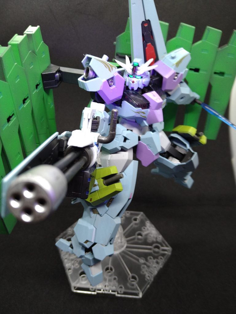 脚部にはデミバーディングの追加ブースターです。