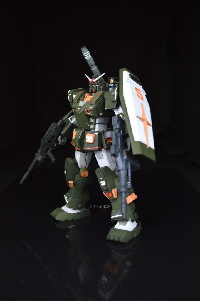 余剰パーツも活用したい貧乏性、3mm角棒と0.3mmプラ板他でショートシールドと差し替えでノーマルシールドも使えるようにしました。昔作ったEG改造でも使いましたが、試作ビームライフルが似合うと思います。オリガンさんからかっぱらいました。