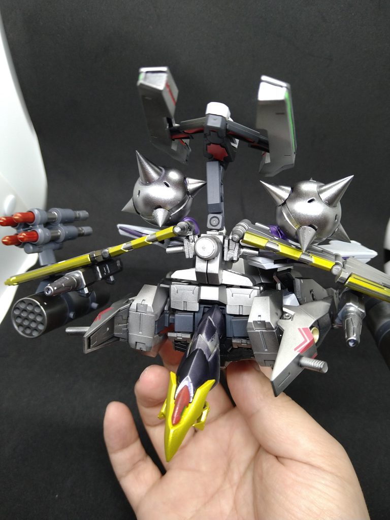 配色はゾイドのストームソーダーを参考に塗装しました。