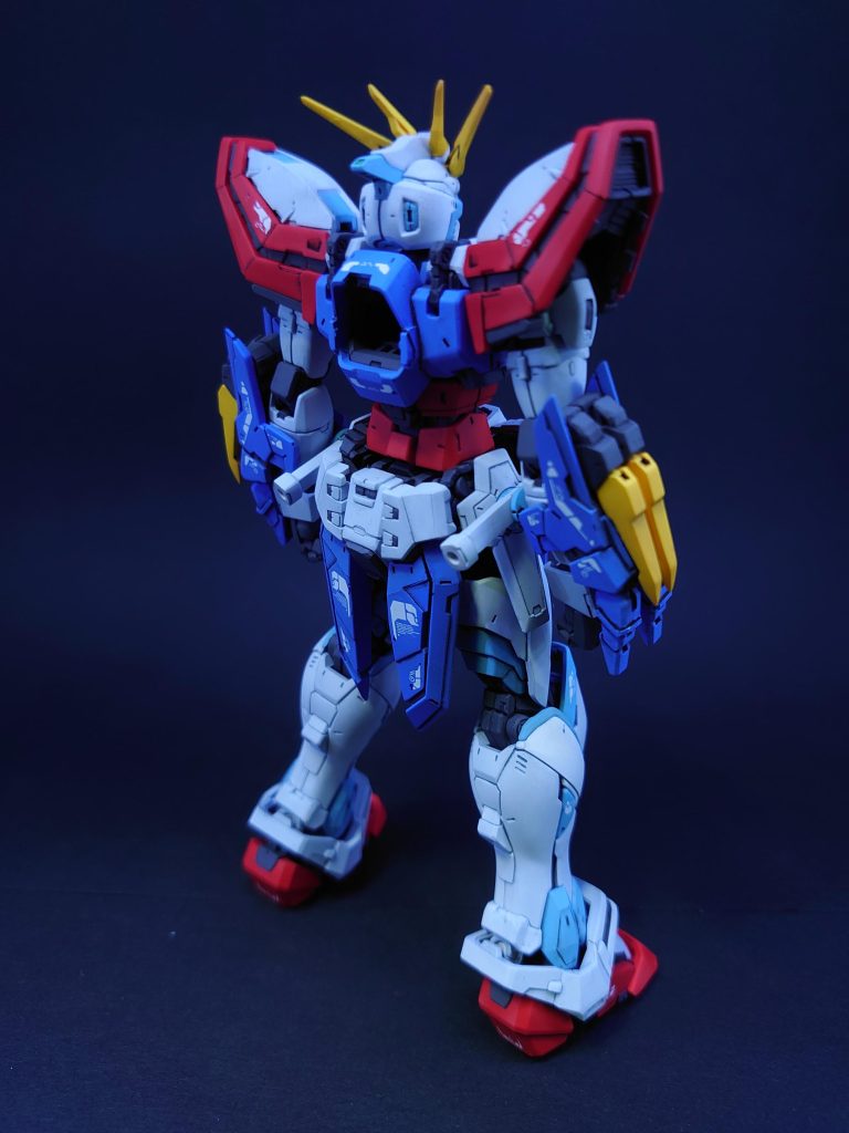 コアファイター無後塗装が甘く、仕上げ中に剥げてしまった所がちらほらありました…要課題！アシタのデカールを初めての使用しました。ここでも剥がしに失敗した所もあるので頑張りたい所です。細かくて大変でしたがとても楽しく製作できました。