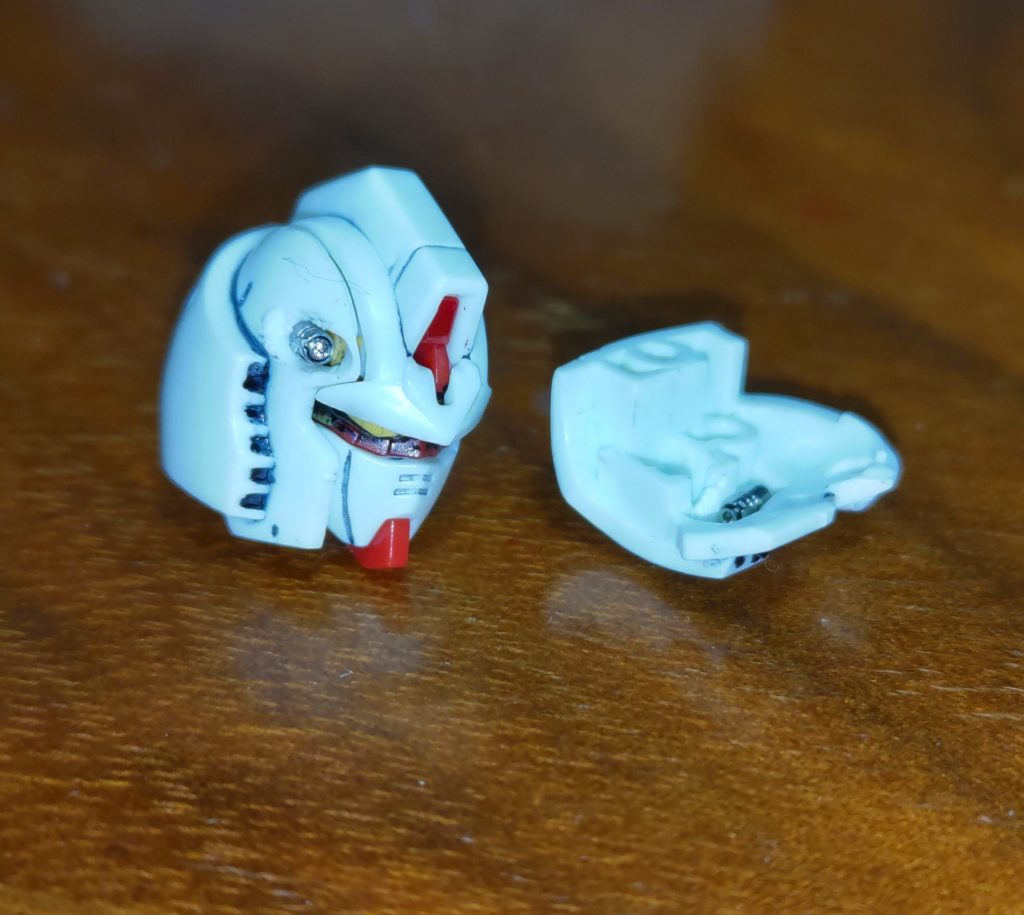 バルカンの周りを削りすぎました。