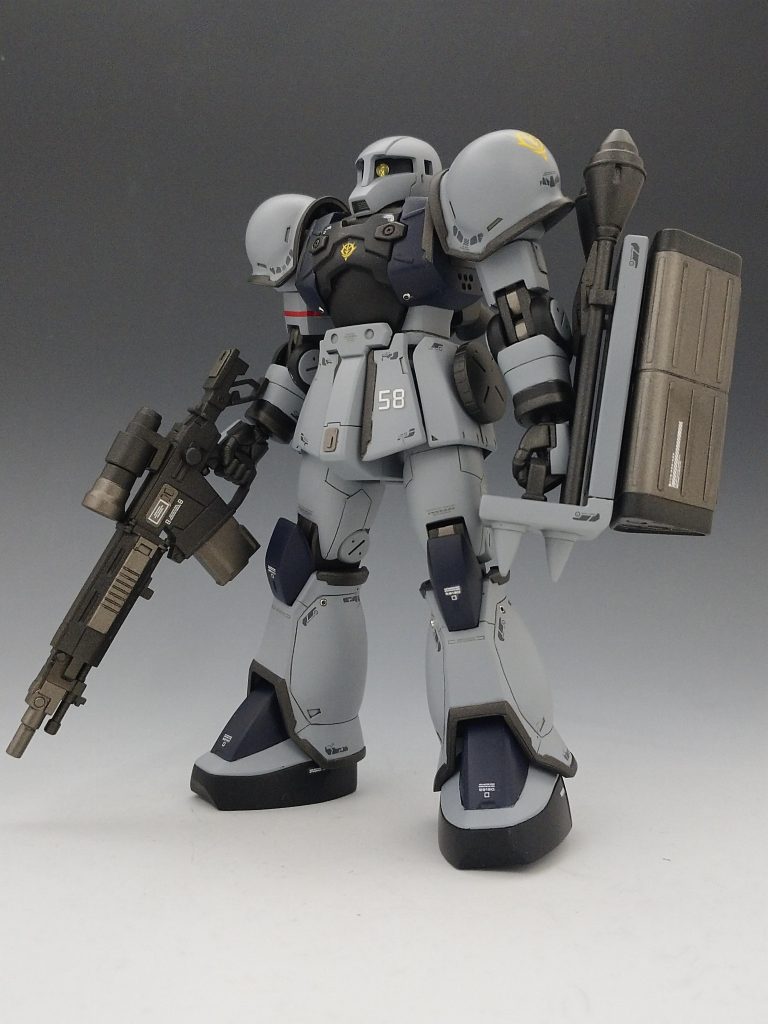 旧ザクとザクスナイパーのミキシングです。ボディがザクスナイパーで頭部や腕部等々が旧ザクで武装なんかは余ってた対艦ライフル、イフリートのミサイルポッドを流用しました。