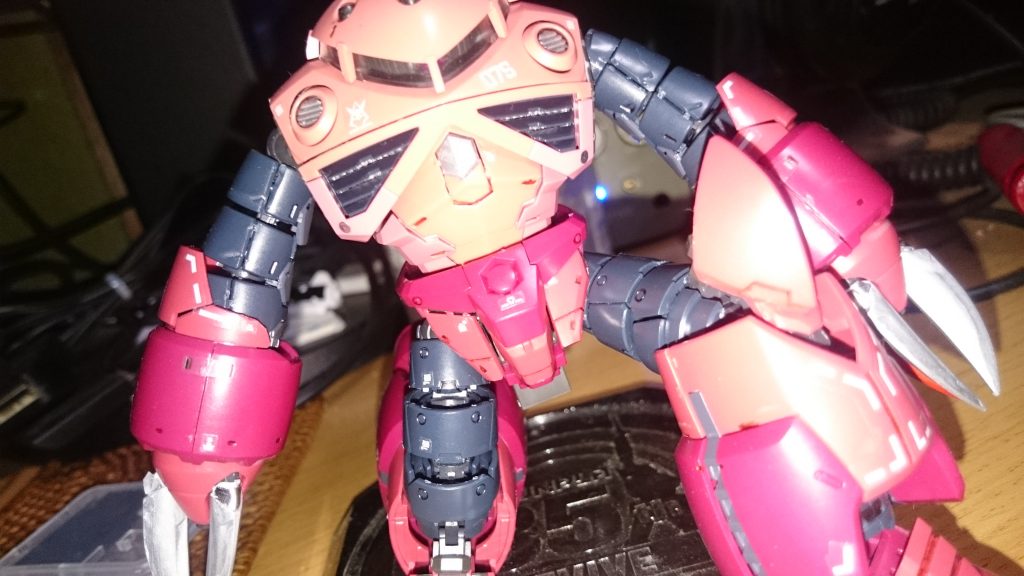 ファーストでは一番印象的なポーズです。