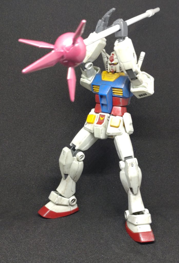 ビームジャベリン。これも雑誌付録のもの。ジャベリン持ってるのに背中のサーベル柄が2本刺さってる不思議。