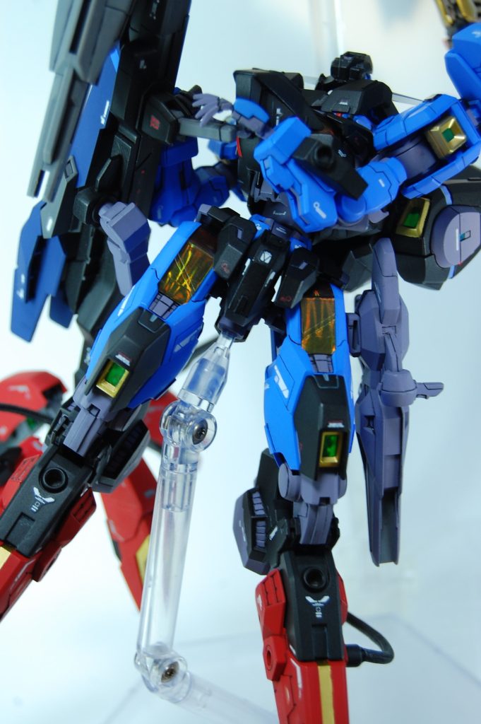 よく見ると(よく見なくても)上下で繋がってない。けど、一枚の写真を上下に二分割するよりかは別々に撮った写真を繋げた方が迫力が出そうかな?と思ったので試してみました。