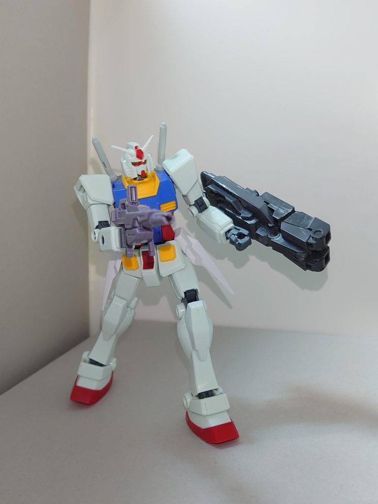 ビームライフルRX-178 ガンダムMk-Ⅱと同じエネルギーパック方式のビームライフル。元はティターンズが開発していたものである。