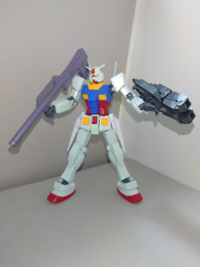 ハイパーバズーカこれもRX-178向けにティターンズにより開発された装備。同時期にジオン共和国軍のRMS-115ギャンカスタムも装備していた。 〜羽丘女子学園高等部大本営発表より〜