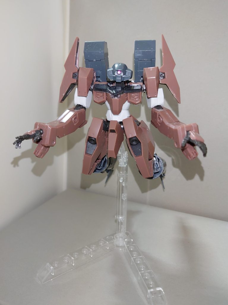 【概要】EDP-00 / シレーヌ・ド・ロゼハローハッピーワールドのドラムス担当・松原花音が制作したガンプラ。MAM-07 グラブロ、MA-05 ビグロといったモビルアーマーがなかなかHG化されず、旧キットも入手困難な状況にある中で、花音が目をつけたのはガンダムルブリスソーンであった。そこへ同じハロハピメンバーの北沢はぐみから、30MMアタックサブマリンのパーツを譲られ、水陸両用MAとして制作したのがこのガンプラである。