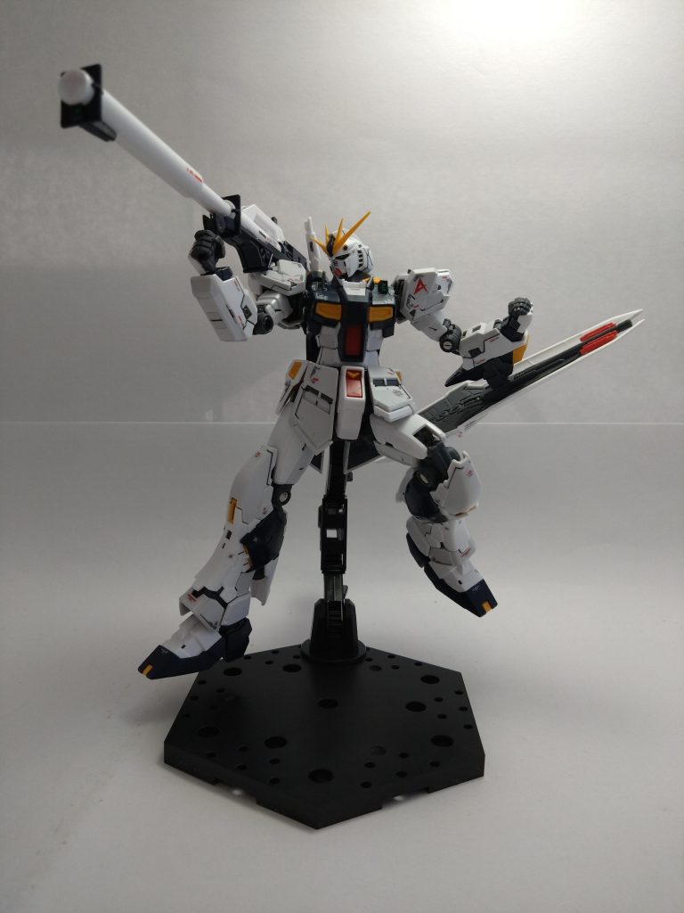 続いて4枚目。これはバズーカを持って索敵してるのをイメージした写真です!