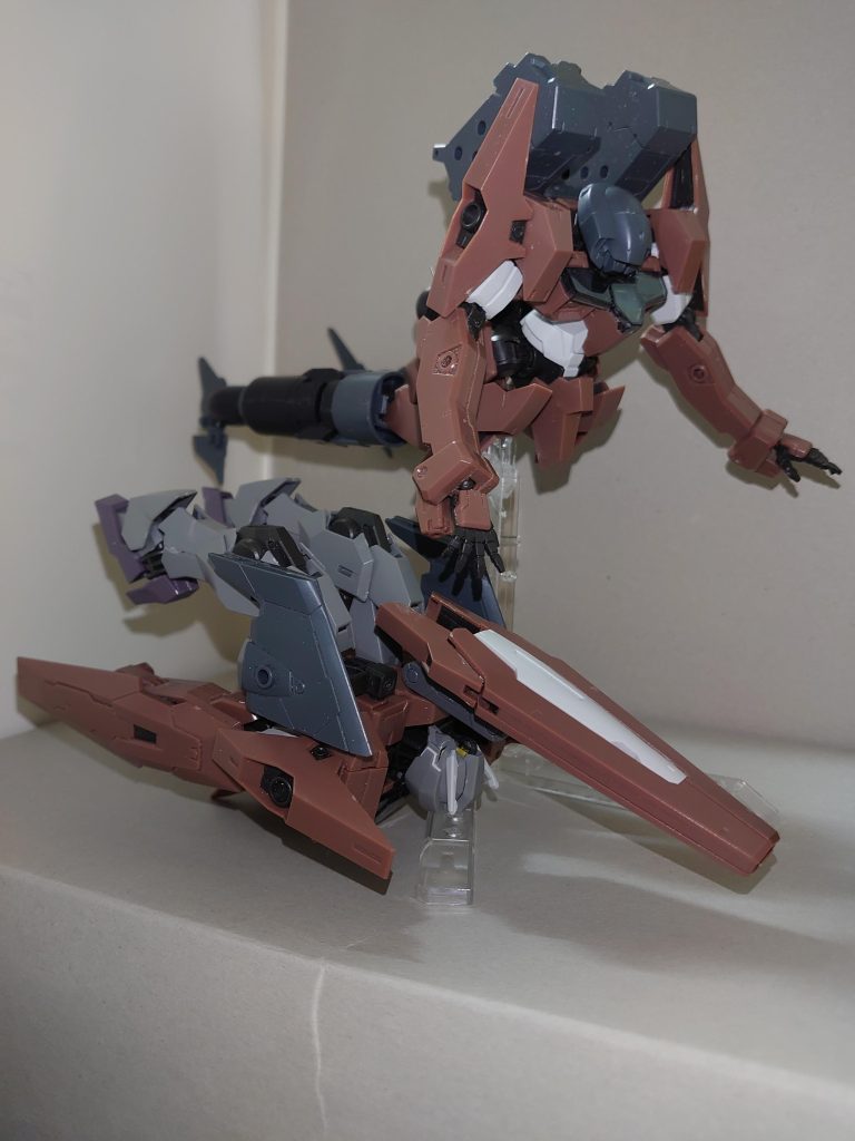 前回のハローハッピーワールドメンバー・北沢はぐみによる「コルネイユ・ド・ロゼ」(→https://gumpla.jp/hg/1713229)のMA形態と共に。ハロハピメンバーによる作例はこれで終わります。次回は、近頃なかなか再販されない鉄オルから。