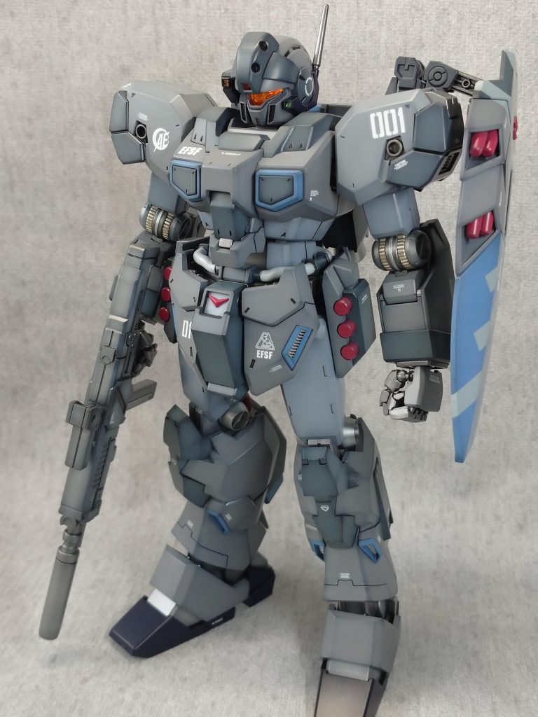 前方から肘部分の配色がお気に入り