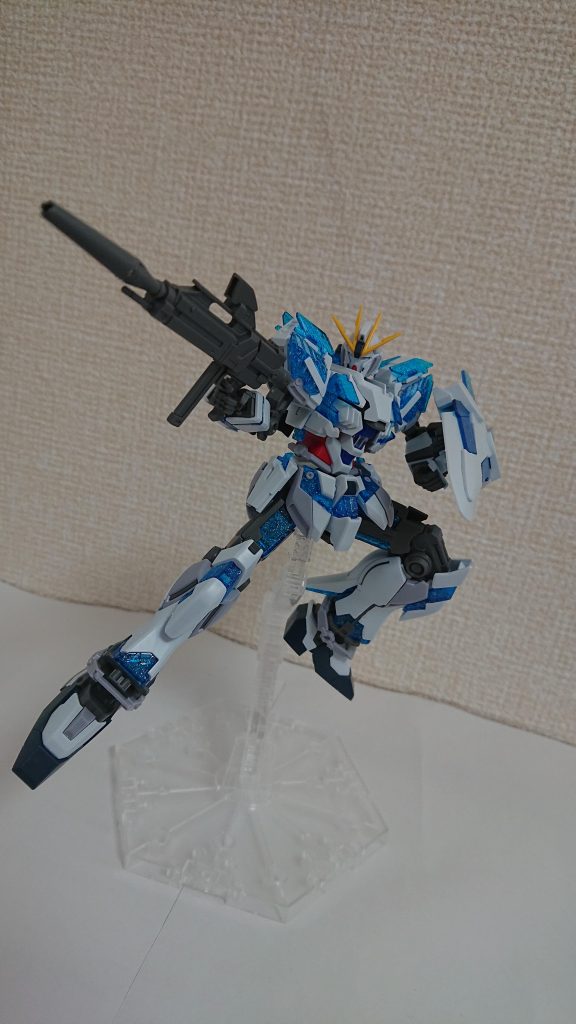 ナラティブガンダムのビームライフルって今回初めて見たんですけど、なんか見たことあるなぁって思ったらジェガンのやつっぽいんですよね・・・ 可動域はいたって最近の可動域ですごく動いてくれます！