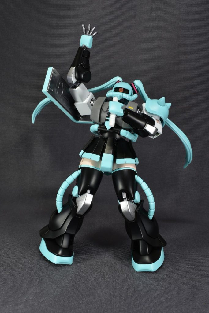 マイク?を持ってパフォーマンス