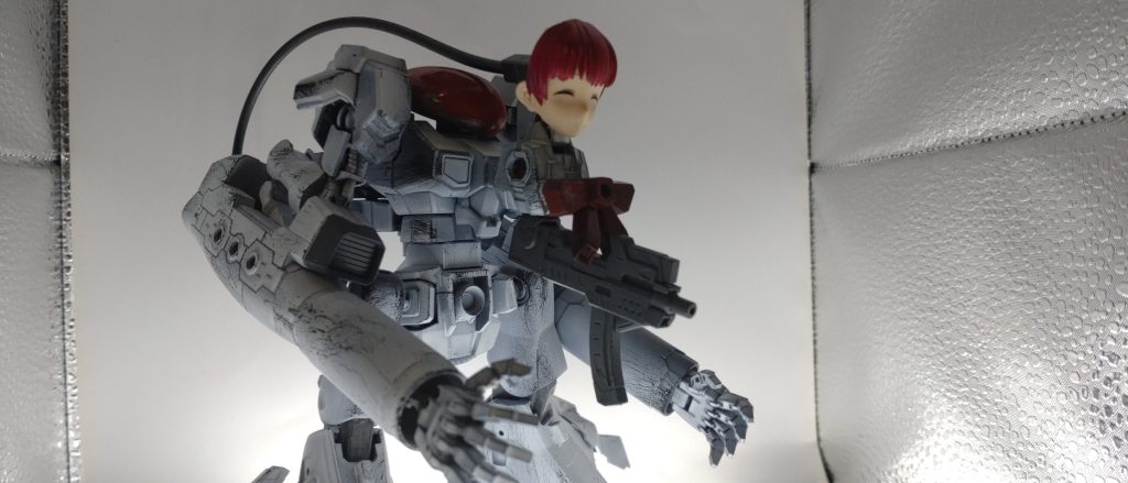 ベース穴が開いてないので基本接地。