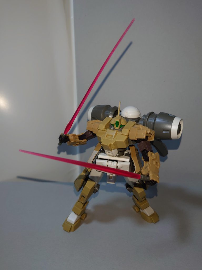 ビームサーベル長短2通りのビーム刃を発生可能。ひまりは二刀流で使うことがほとんど。