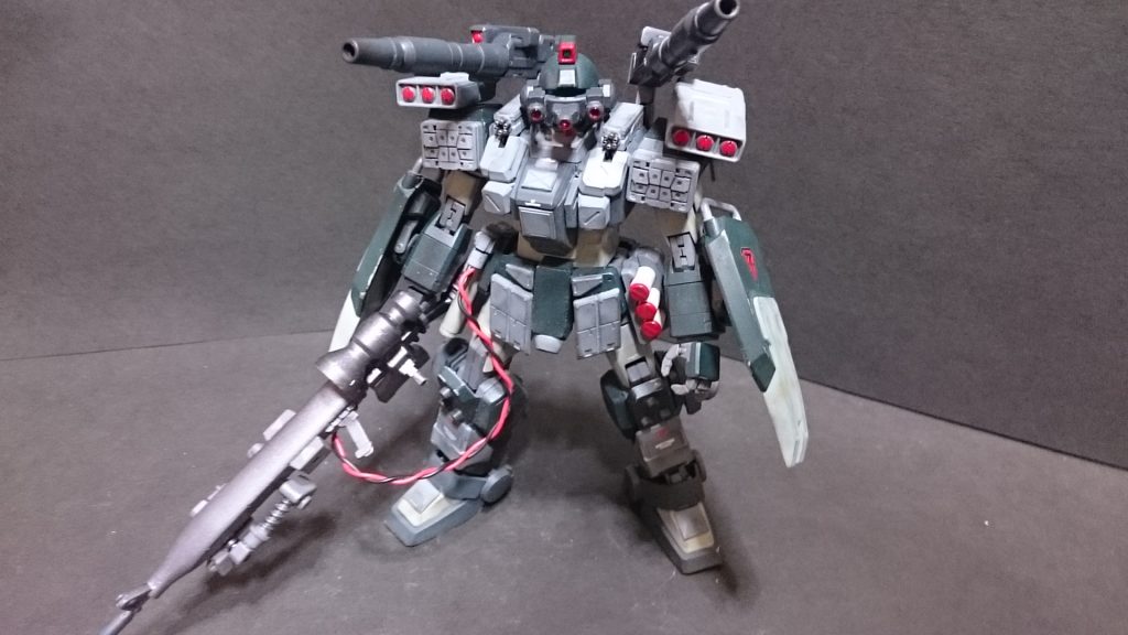 一年戦争末期にはある程度の認知度を得たニュータイプであるが、その特異な能力のひとつに高度な空間認識能力がある。高レベルのニュータイプになれば、小さな前面モニターしかないのに背後からの不意打ちさえ対処してしまう。