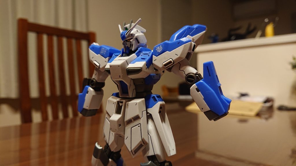 色を塗りながら組み立てていきます。