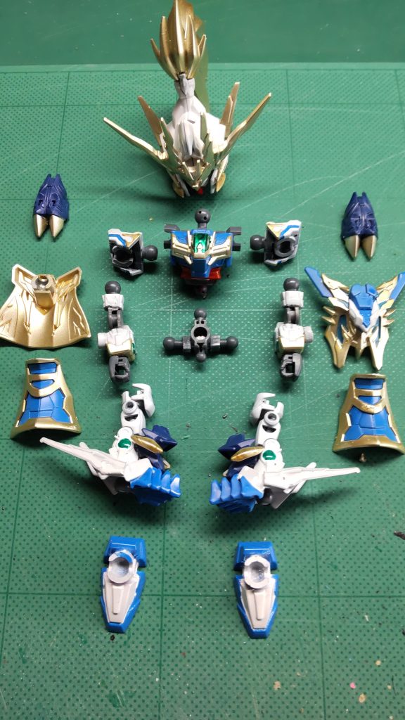 投稿されている諸先輩方の工作を参考にしつつ、自分なりに可動域を増やしてみました。出来がだいぶ粗いのでもっと精進します😅それにしてもボールジョイントの消費が激しい………ボールジョイントだけ販売してくれないかなぁ、バンダイさん🤔〈今回の使用マーカー〉ホワイトゴールド、ニューホワイト、スカイブルー、ティターンズブルー、レッド、メタグリーン、グレー、トランザムホロレッド、サイコフレームホログリーン、光の翼ホロブルー最後までご覧いただきありがとうございました❗