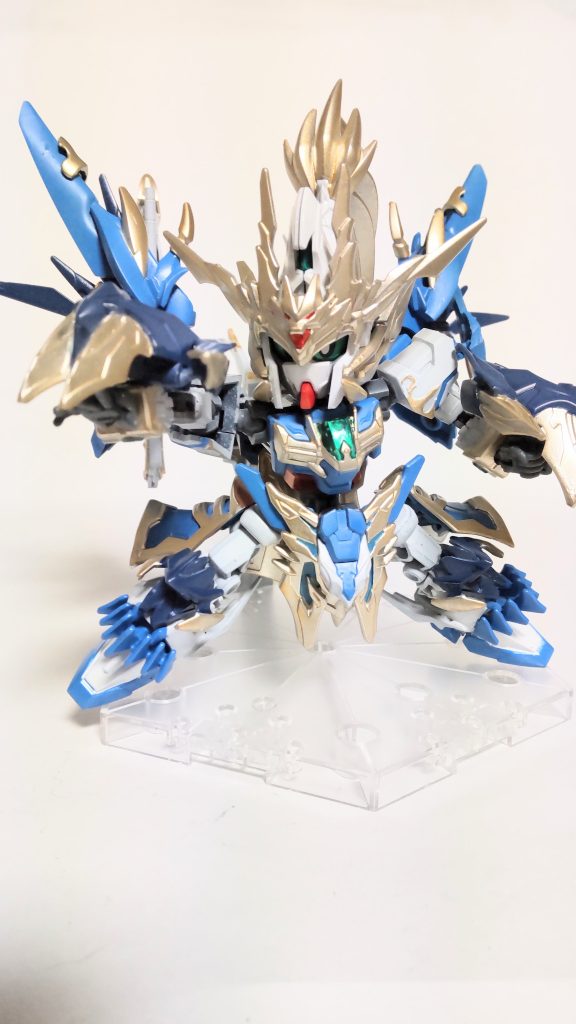 天龍甲(大)の親指?部分はボールジョイントを仕込んであるので独立可動します。