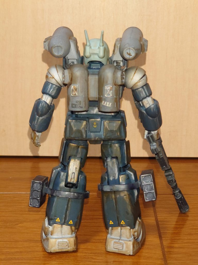 バックショット。ヒザ裏の塗装を忘れてました…