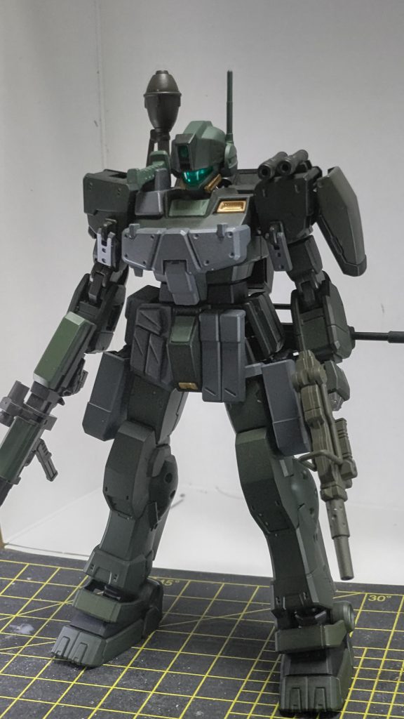 本体はジムストライカーとスパルタン、ビルドシリーズのK9で構成されています。実はピンバイスでディティールを追加してます。