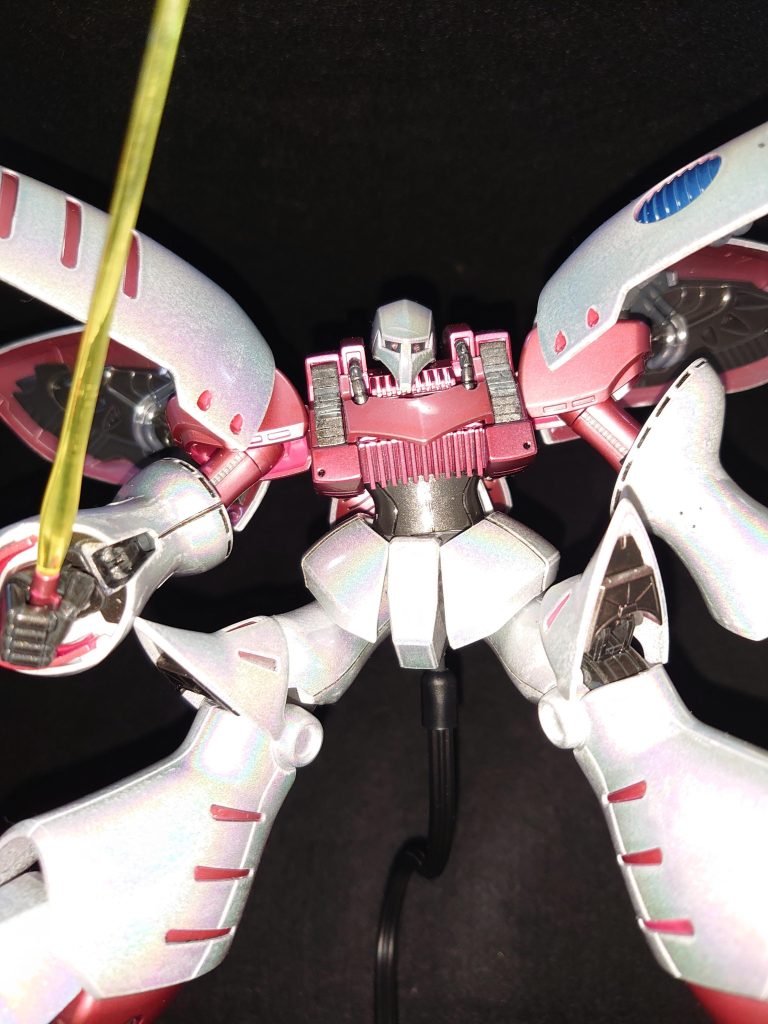 下からも煽ってみましたが撮り方がいまいちで迫力に欠けてしまいました。